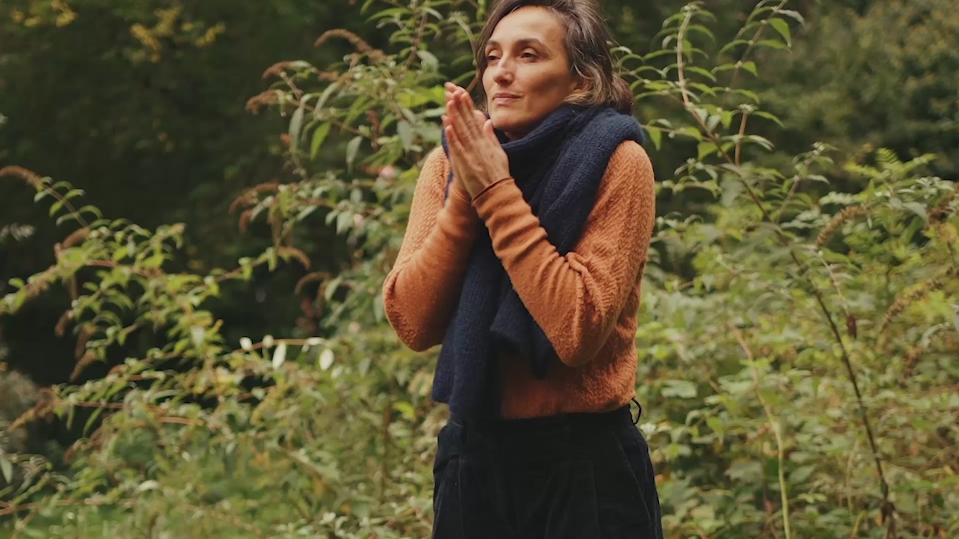 KEYEM wollen wikkel met magnetische sluiting, licht en warm ontwerp voor dagelijks gebruik

KEYEM wool wrap with magnetic closure, lightweight and warm design for everyday use